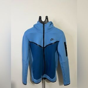 Nike Tech Fleece Set (Fleece and Joggers)